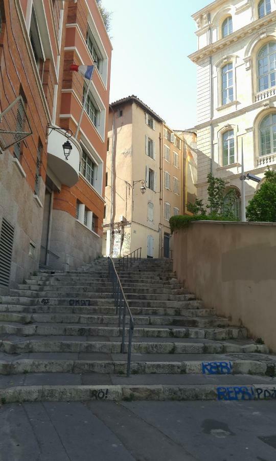 La Maison De Valentino Marseille Bagian luar foto