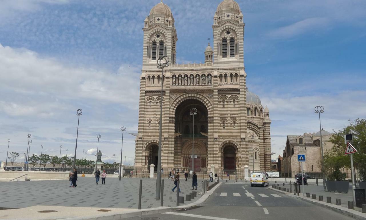 La Maison De Valentino Apartment Marseille Bagian luar foto